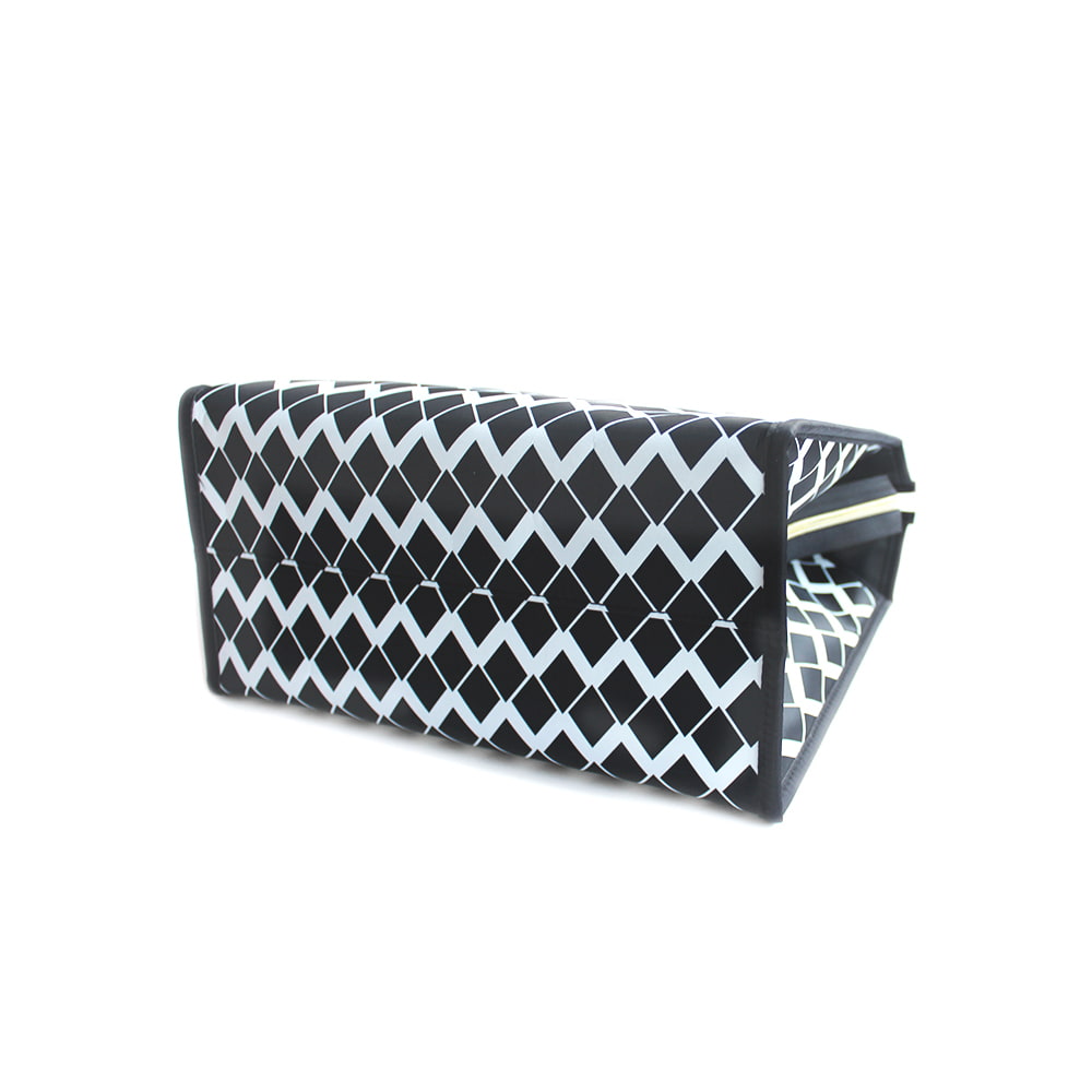 3339 Black-White Diamond Pattern Waterproof Toiletry Bag