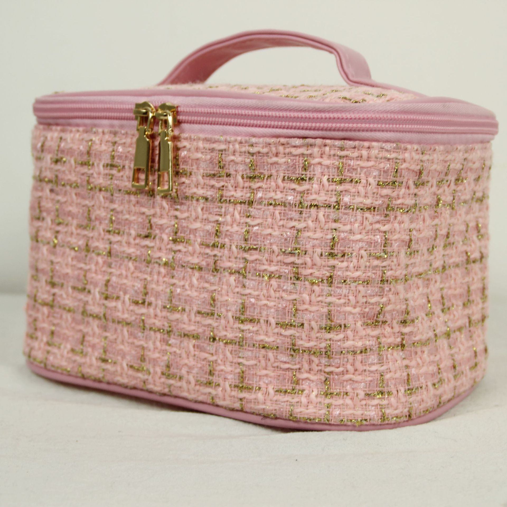 BD-GM122 Large Knitting Style Travel Toiletry Bag with Handle