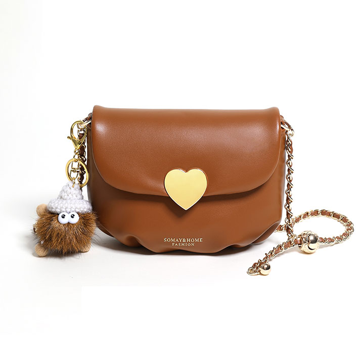 BD-GM141 Heart-shaped Flap Women Chains Crossbody Bag