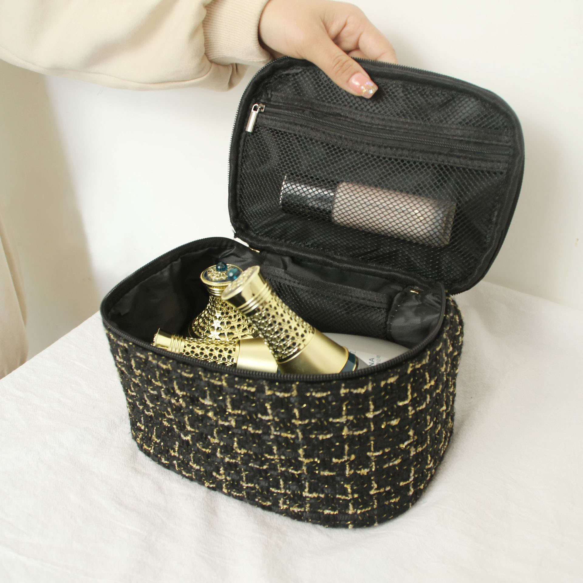 BD-GM122 Large Knitting Style Travel Toiletry Bag with Handle